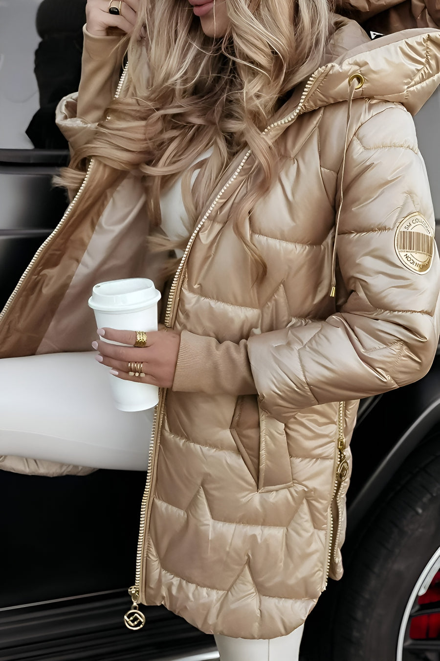 Elegant Winter Coat With Hood And Padding